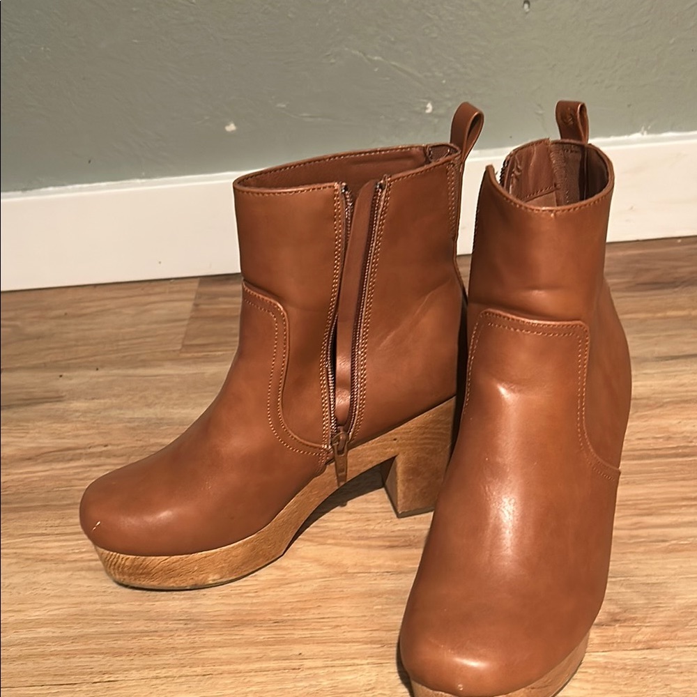 Brown Leather Ankle Booties with Chunky Heel